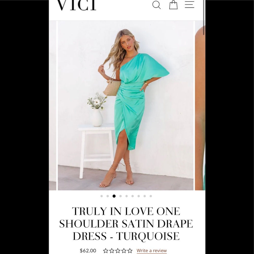 Vici Truly In Love dress - Gold